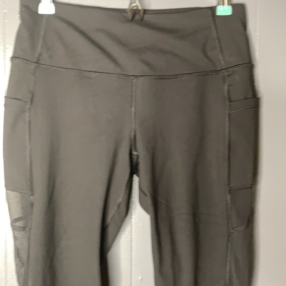 Victoria Sport Black Capri Leggings‎ Size M - Picture 3 of 13